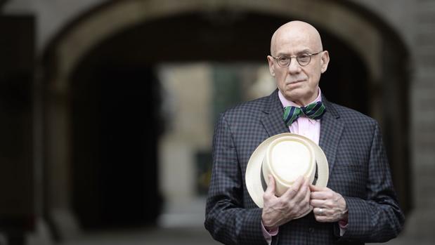 James Ellroy ladra y muerde en Barcelona: «El presente me importa una mierda. Siempre he vivido en el pasado»