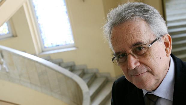 Santos Juliá gana el premio Umbral al Libro del Año por «Transición»