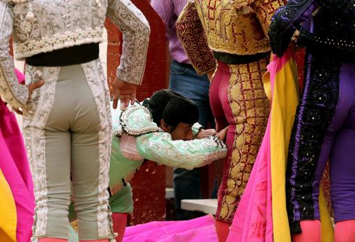 Las cuadrillas revisan la cornada