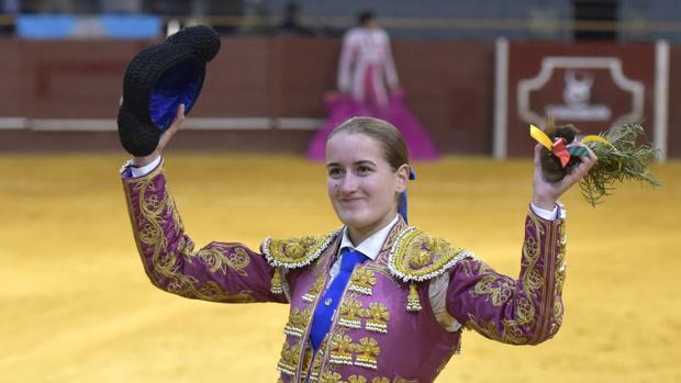 La novillera Rocío Romero, cogida en el festival en La Flecha