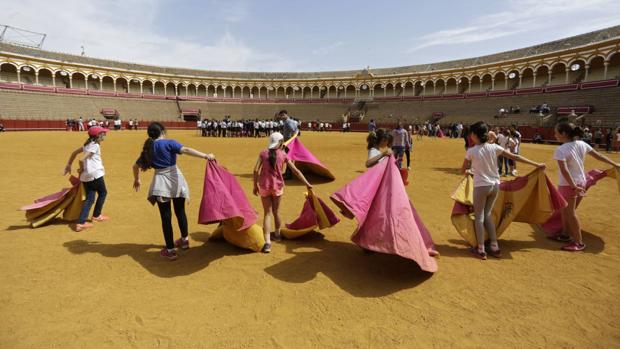 Un variado programa cultural calienta la temporada taurina en Sevilla