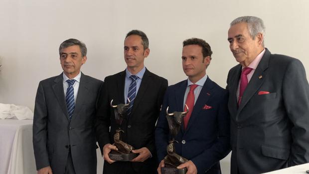 Antonio Ferrera y Javier Valdeoro recogen los 38º trofeos «Doctores Vila»