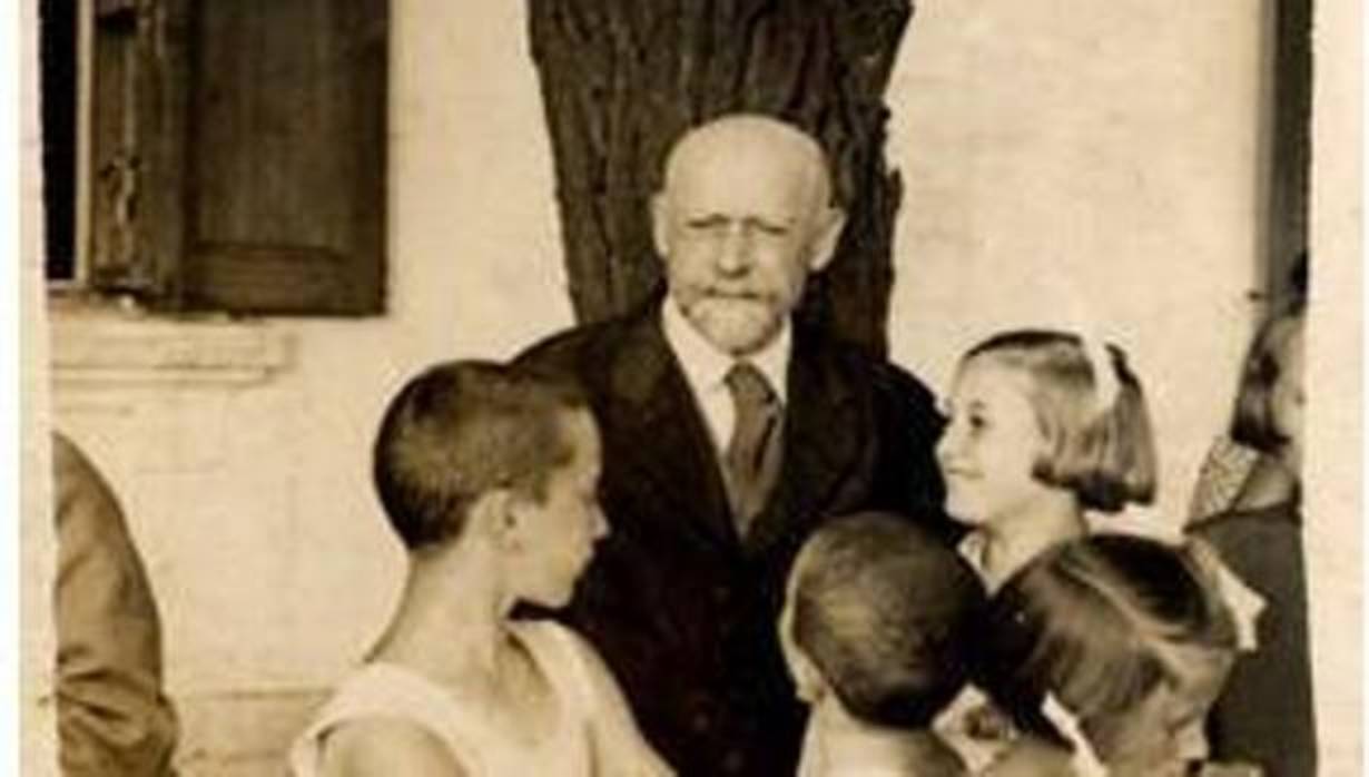 Januscz Korczak con sus pupilos en Varsovia (1938)