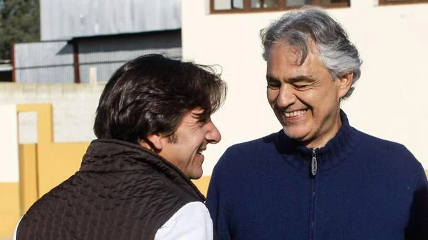 Andrea Bocelli viaja exclusivamente a la Puebla del Río para conocer a Diego Ventura