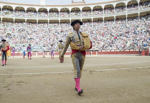 Paseíllo de Fandiño ante un Madrid rebosante de expectación