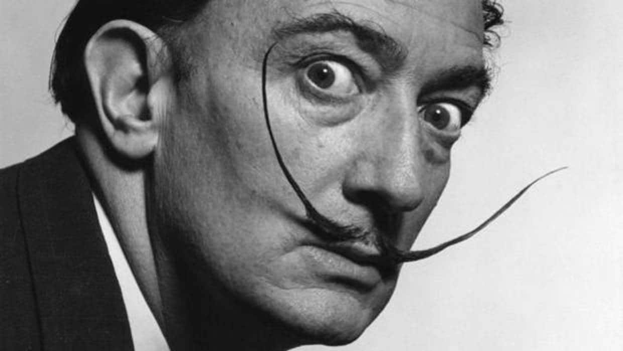 El pintor español Salvador Dalí