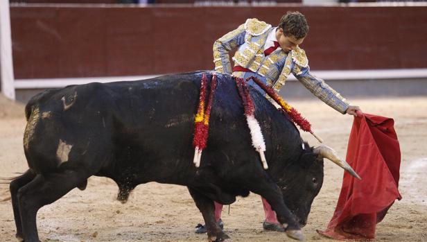 Las Ventas: Adrien Salenc, en el nombre de las madres