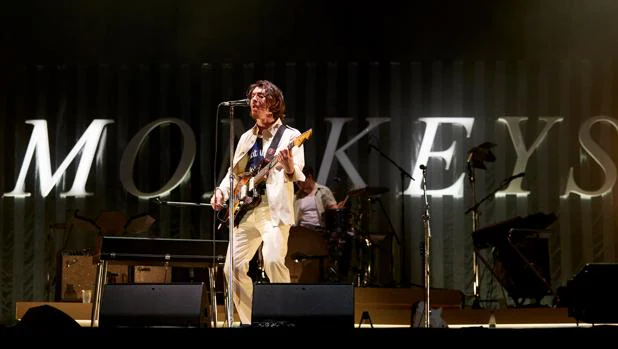 Arctic Monkeys despiden el Primavera Sound con un destemplado baño de masas