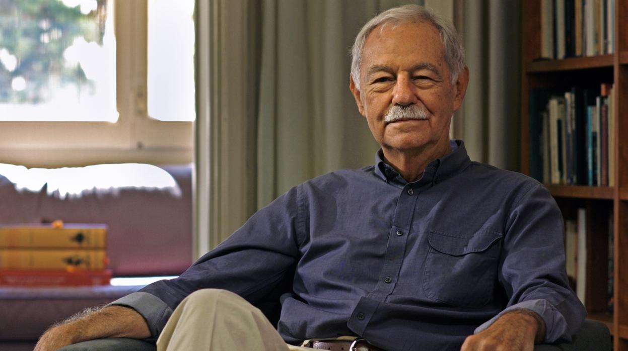 Eduardo Mendoza vuelve a la novela en otoño con «El Rey recibe»