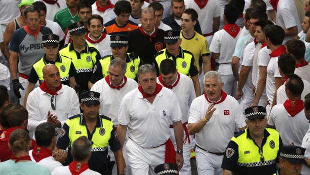 El alcalde de Pamplona no se imagina San Fermín sin toros, pero sí sin corridas