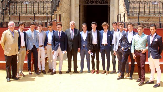 Pagés presenta los carteles del XXXIII ciclo de promoción de Sevilla