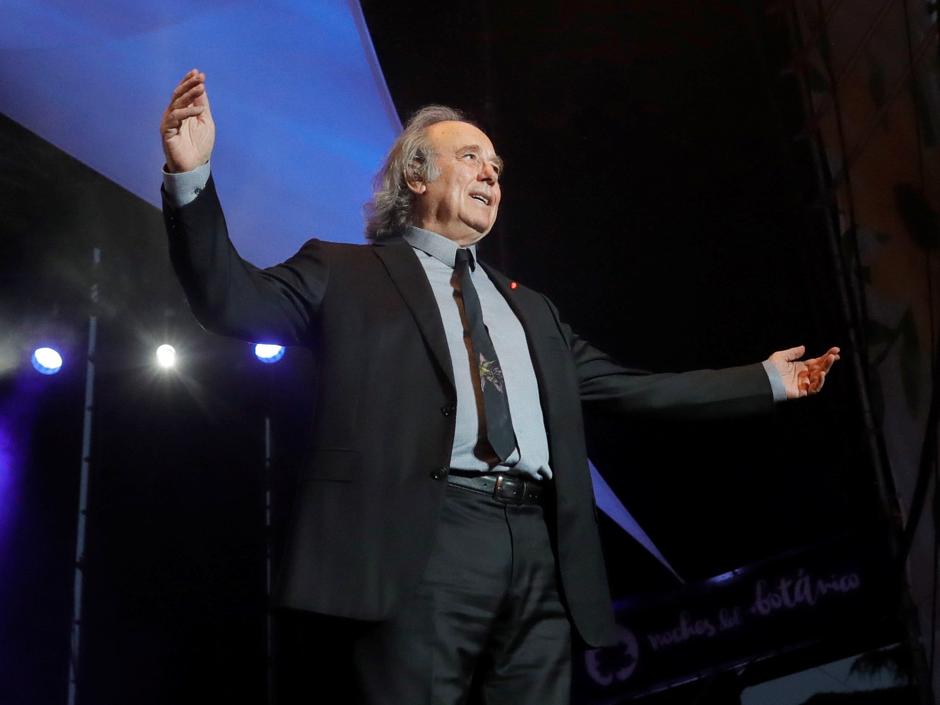 Serrat, durante su actuación este martes en el Real Jardín Botánico Alfonso XIII de la Universidad Complutense de Madrid