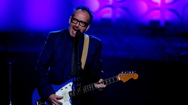 Elvis Costello, obligado a cancelar su gira por un tumor «muy agresivo»