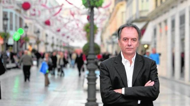 Antonio Soler: «Mi interés por Camus aumenta gracias a la biografía de Olivier Todd»