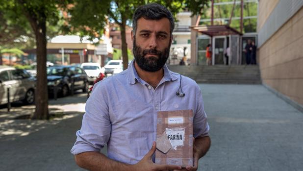 Los editores de «Fariña»: «Nos han hecho un gran favor, al final han colocado el libro abriendo telediarios»