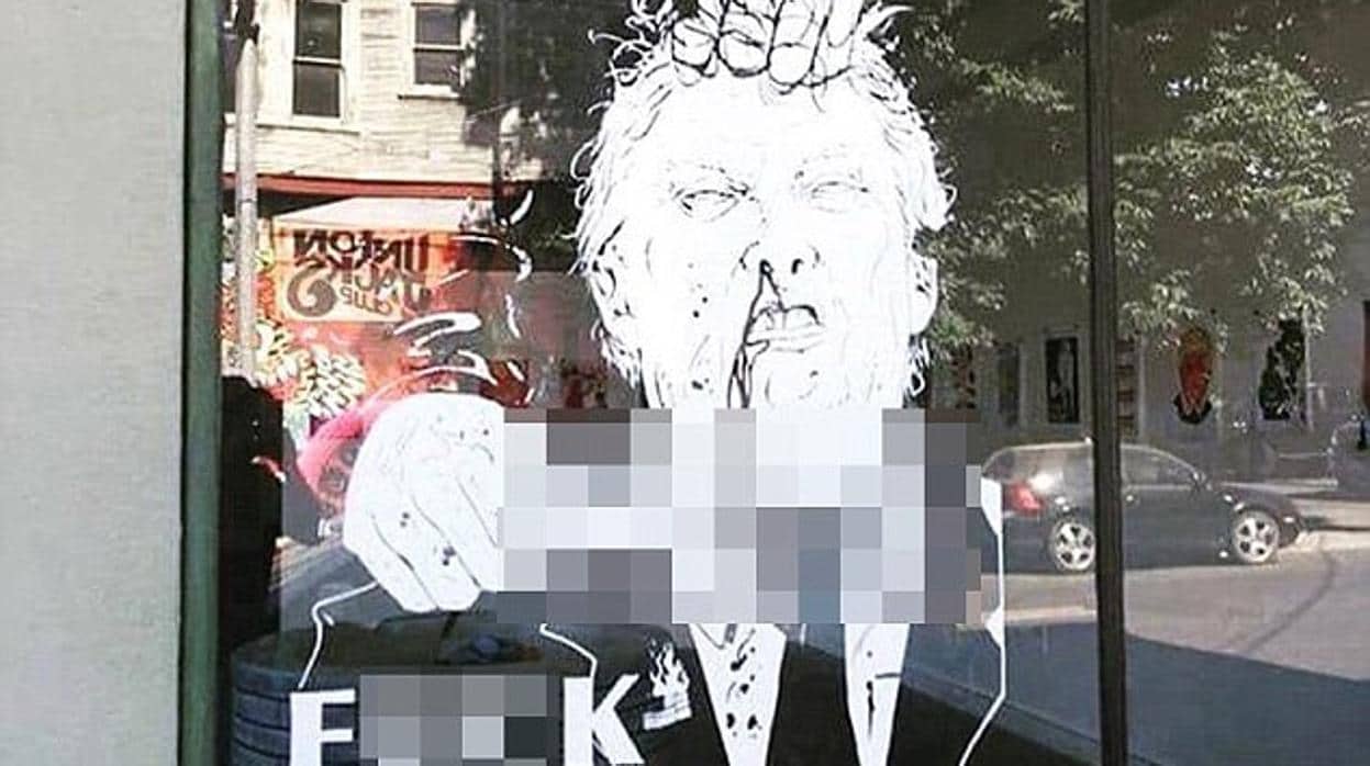 Una galería de arte se ve obligada a retirar un dibujo de Trump decapitado por Daesh