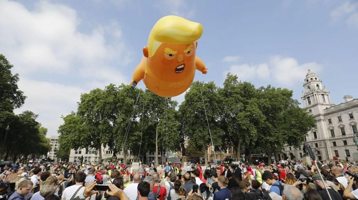 El «Baby Trump» sobrevoló Londres durante la visita del presidente de los EE. UU.