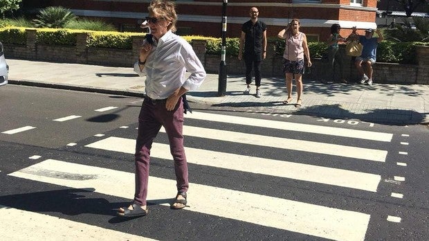 Paul McCartney se reencuentra con su historia en el cruce de Abbey Road