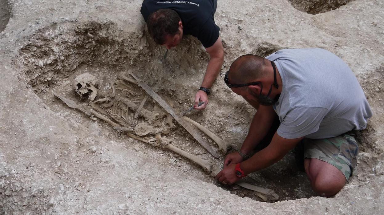 Un veterano estadounidense descubre los restos de un soldado sajón del siglo VI