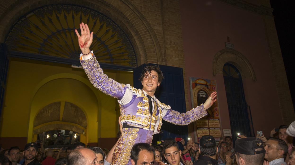 Roca Rey en la corrida de toros fiestas Colombinas de Huelva