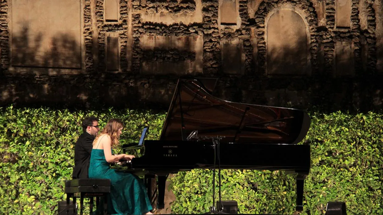 Concierto a dúo de piano en los Jardines del Alcázar sevillano