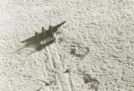 Un P-38 sobre la nieve