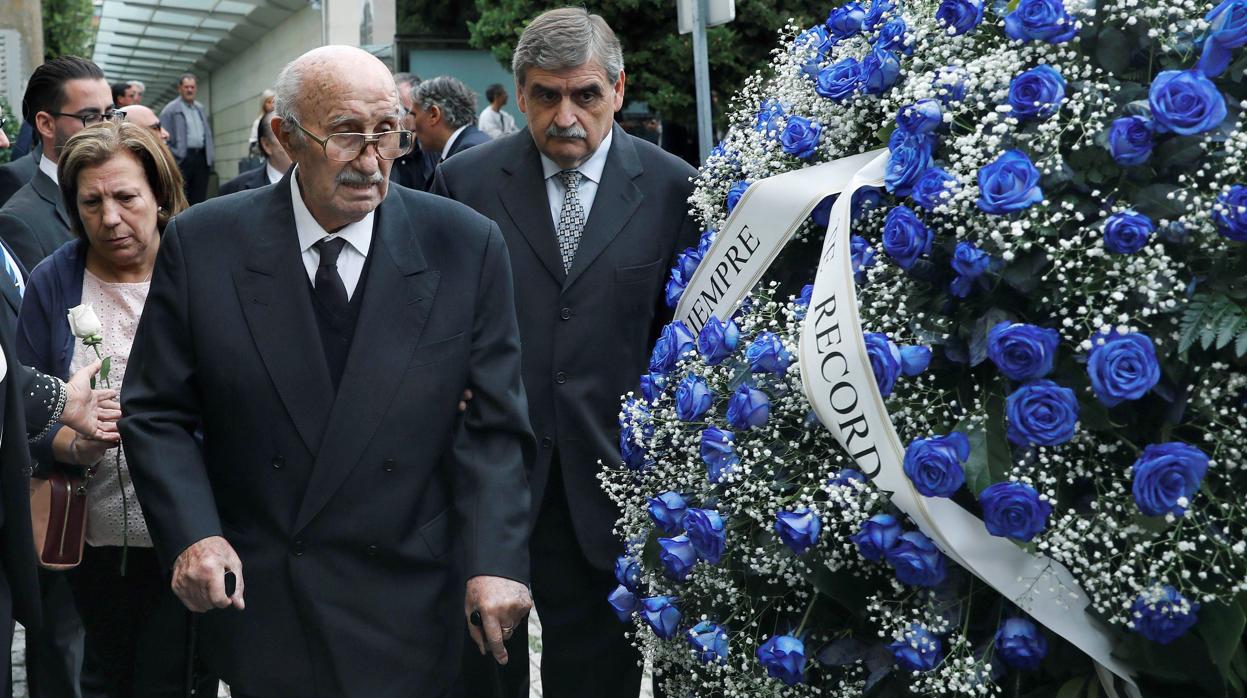Bernabé Martí, el lunes en el funeral de su mujer, Montserrat Caballé
