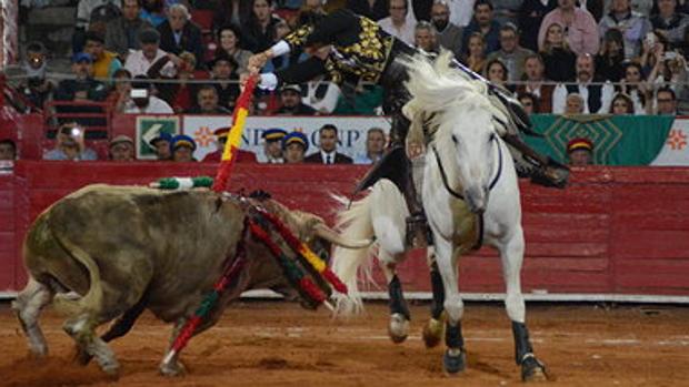 Diego Ventura indulta al toro «Fantasma» en la Monumental de México