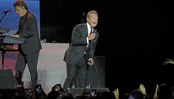 Abucheos y acusaciones de ebriedad a Luis Miguel por su último show en México