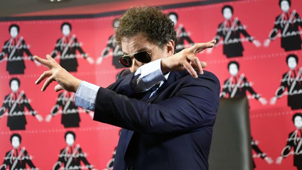 Andrés Calamaro presentará en Fibes en el mes de junio su último álbum, titulado «Cargar la suerte»