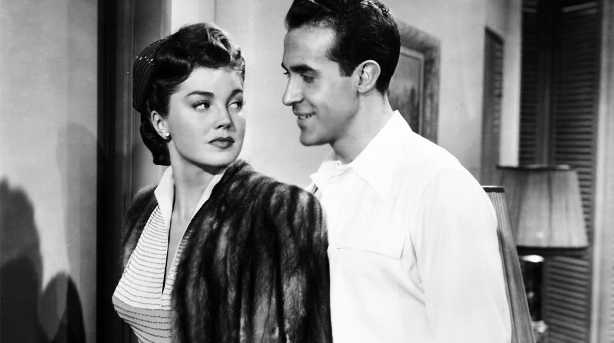 «La hija de Neptuno», película protagonizada por Esther Williams y Ricardo Montalbán, que popularizó la canción «Baby, It's Cold Outside» que ha sido censurada por la radio pública canadiense