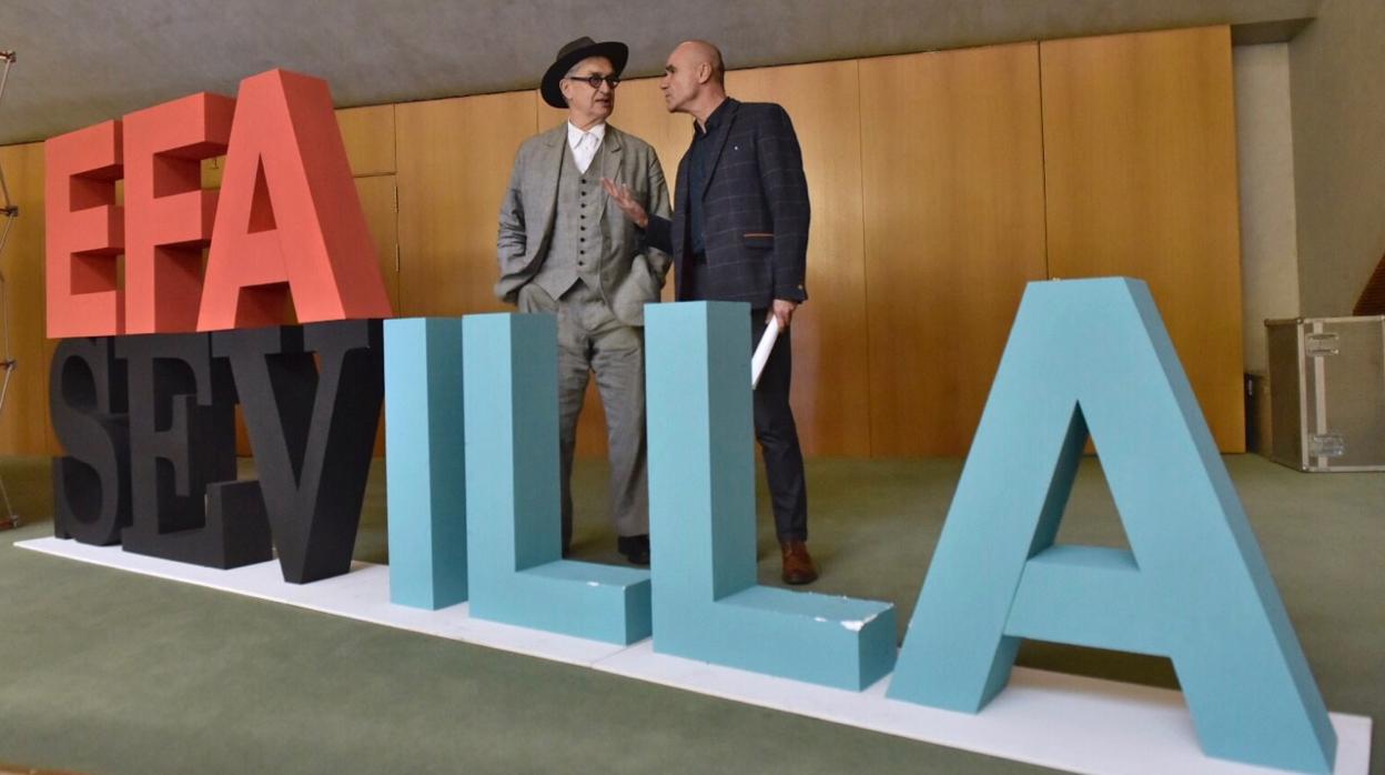 Wim Wenders y Antonio Muñoz, este viernes en el Teatro de la Maestranza