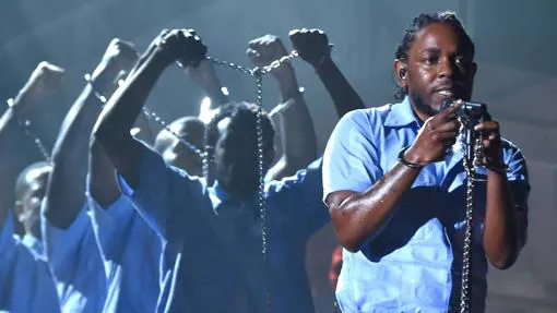 Kendrick Lamar durante una de sus actuaciones en los Grammy