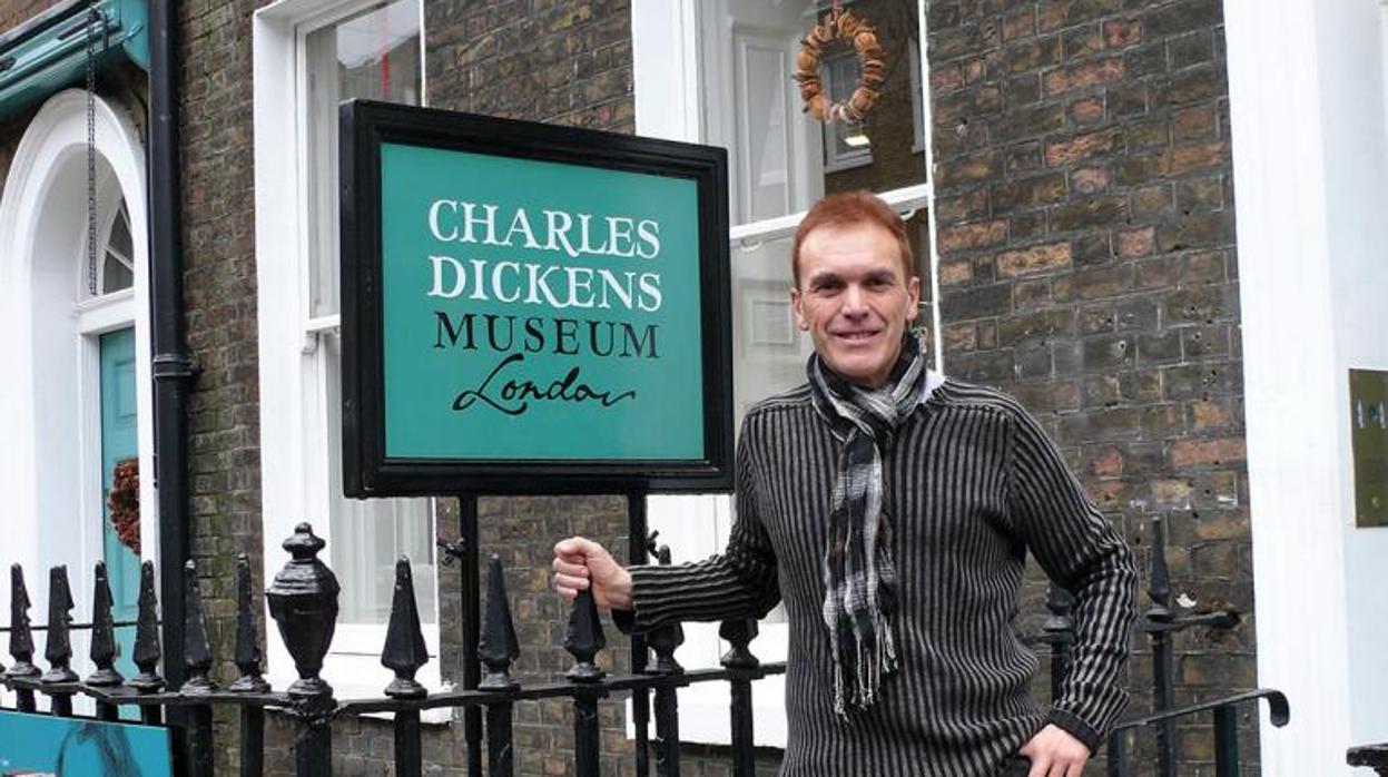 Mariano Fernández Urresti, en la casa-museo de Charles Dickens en Londres