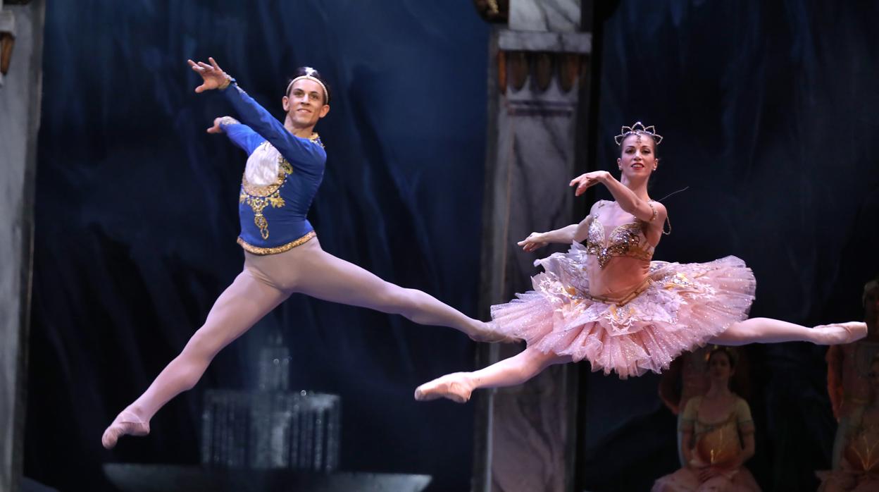 La bayadère y el príncipe, un cuento oriental interpretado por el Ballet Nacional Checo