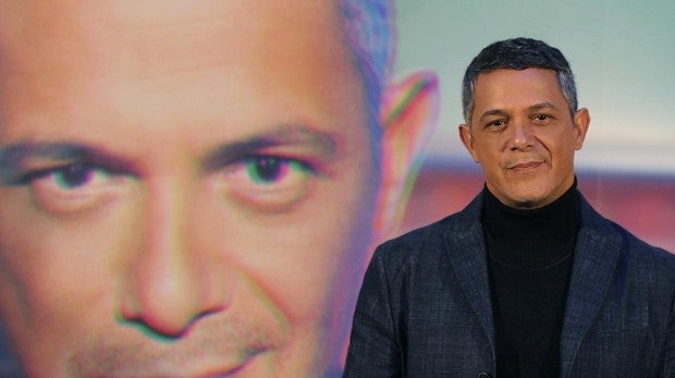 Alejandro Sanz, Sabina, Donés y más artistas, denunciados por la SGAE por evasión de impuestos