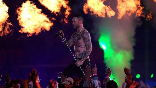 Maroon 5, el peor concierto de la historia de la Super Bowl