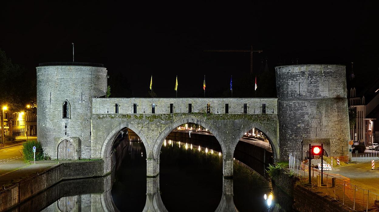 El Puente de los Agujeros de Tournai