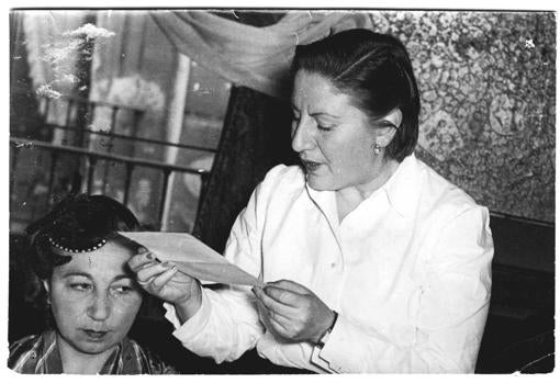 Ángela Figuera Aymerich y Gloria Fuertes, en 1950