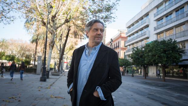 Felipe Benítez Reyes gana el premio Manuel Alvar con un diccionario de autor