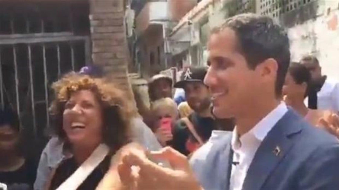 Rosana da un concierto callejero con Guaidó en Venezuela