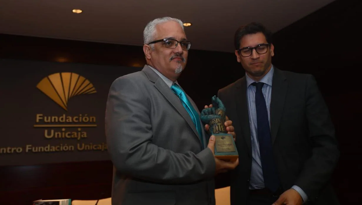 La Fundación Unicaja entrega el Premio de Novela Fernando Quiñones a Enrique del Risco