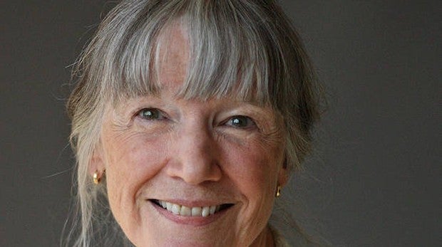 Anne Tyler mueve las manecillas del reloj