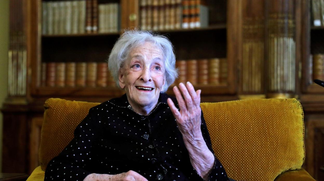 La poeta uruguaya Ida Vitale, premio Cervantes 2018, en la Biblioteca Nacional de España