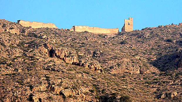 Se derrumba parte de la torre Taifal del castillo de Orihuela