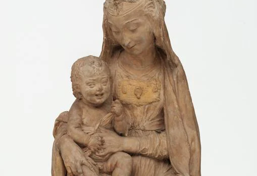 «La Virgen con el Niño riendo», escultura de terracota que atribuyen a Leonardo