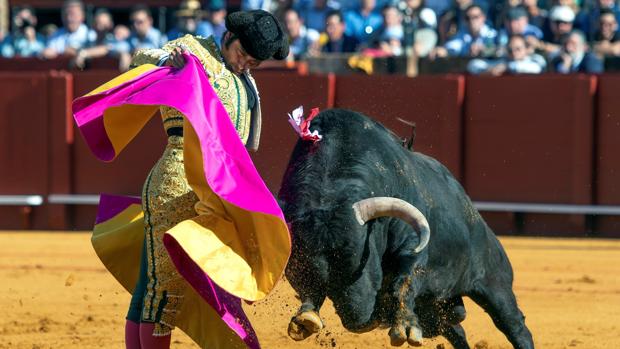 Toros en Sevilla: El Juli logra su sexta Puerta del Príncipe