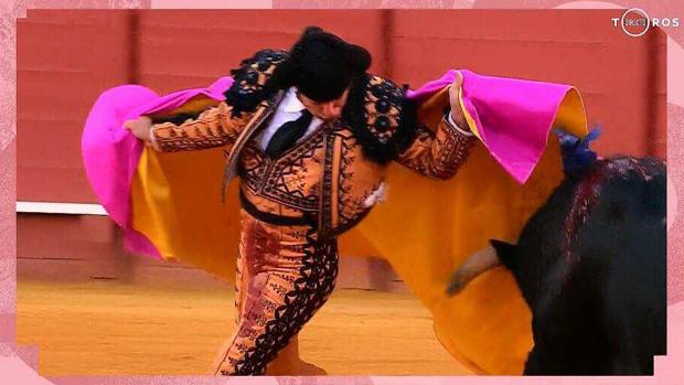 Morante de la Puebla, el pañuelo, el galleo del Bú y los guiños a Gallito