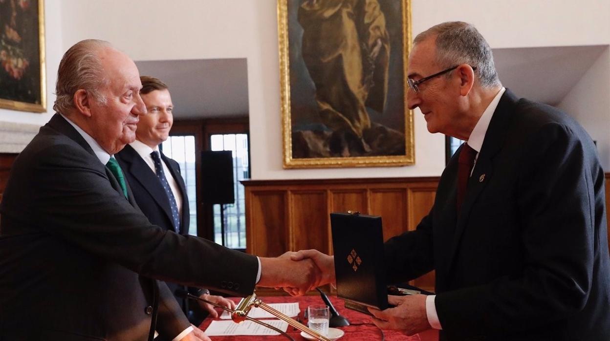 Don Juan Carlos preside la entrega del Premio Ordenes Españolas 2019 al historiador Miguel Ángel Ladero