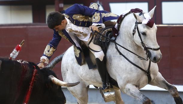 Seis caballeros y tres baratos trofeos en San Isidro